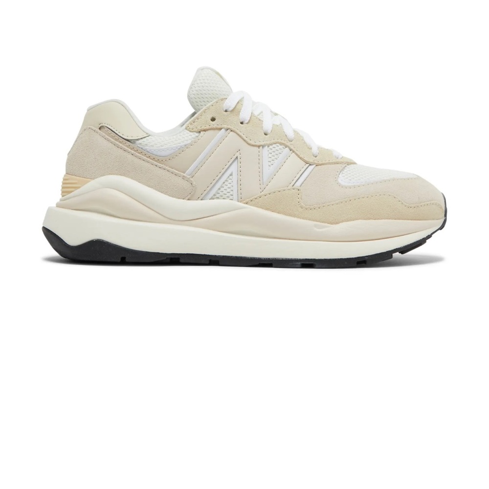 New Balance 
Wmns 57/40 'Sea Salt'